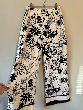 Abercrombie Wide Leg Pants Black White Floral Flowy Trousers Petite/Short